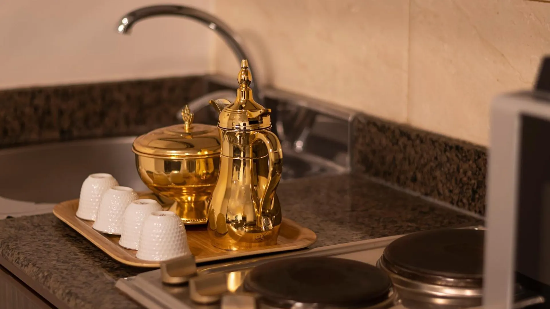 Laten Suites Prince Sultan Jeddah Aparthotel