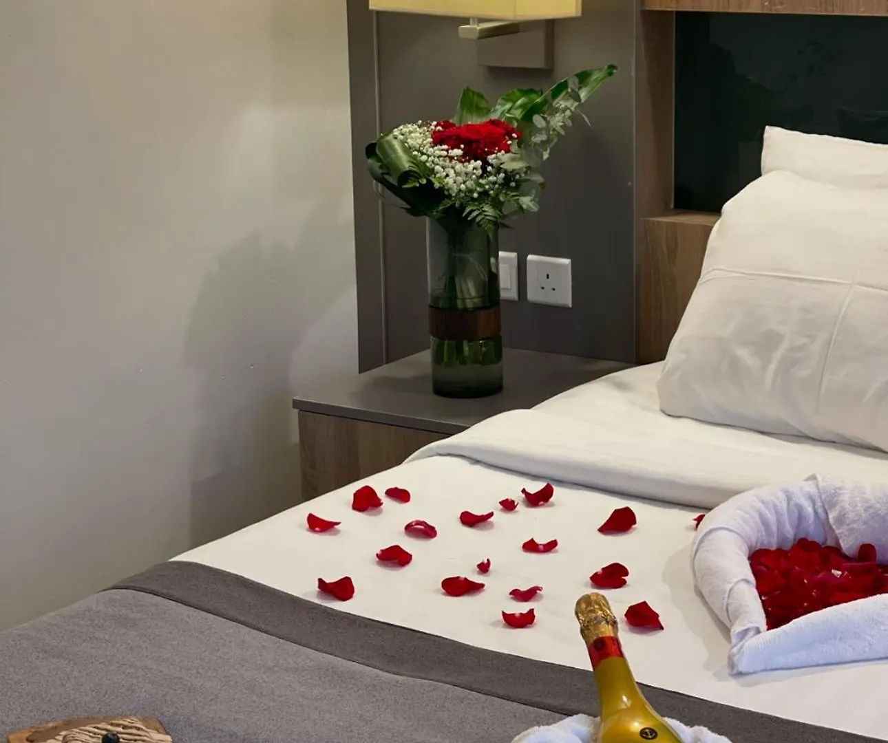 Laten Suites Prince Sultan Jeddah 2*,  Saudi Arabia