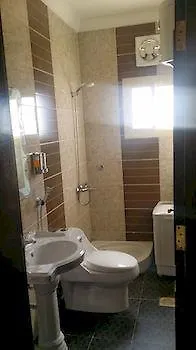 Laten Suites Prince Sultan Jeddah Aparthotel