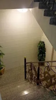Laten Suites Prince Sultan Jeddah 2*,